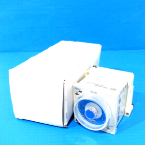 ALLEN BRADLEY 700-HRM12TA17 TIMING RELAY 700HRM12TA17 NEW SURPLUS