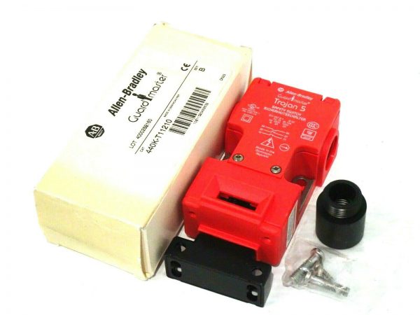 NEW ALLEN BRADLEY 440K-T11210 SAFETY SWITCH SER.B 440KT11210