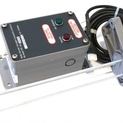 NEW PROCESS TECHNOLOGY LC3H12 HEATER WITH LC TYPE 4/4X LEVEL SWITCH