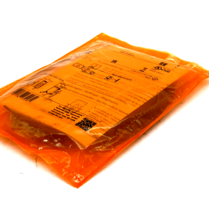 NEW IFM EFECTOR O6P-FPKG-O6P300 RETRO REFLECTIVE SENSOR O6PFPKGO6P300