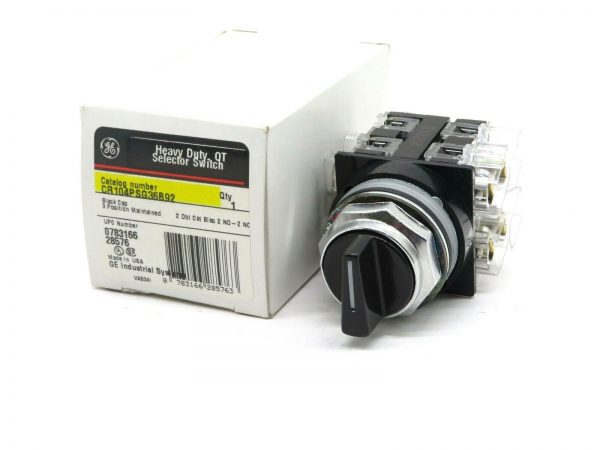 NEW GENERAL ELECTRIC CR104PSG36B92 SELECTOR SWITCH 3POS MAINTAINED BLACK CAP