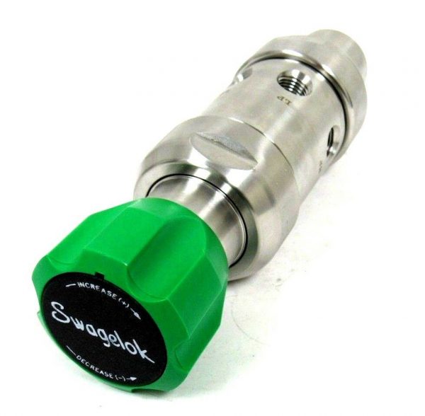 NEW SWAGELOK KCY1ERF412A20000 REGULATOR 0001020105