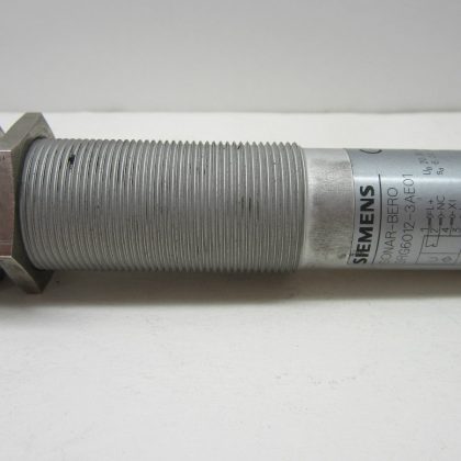 USED SIEMENS 3RG6012-3AE01 SWITCH 3RG60123AE01