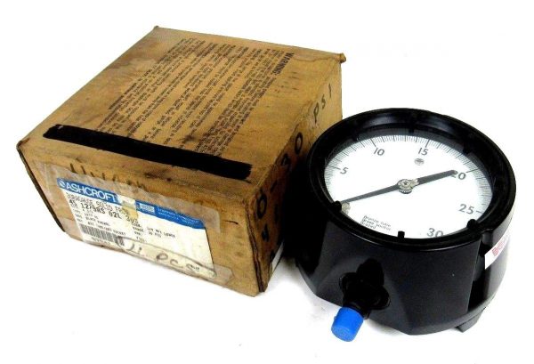 NEW ASHCROFT 45-1279AS-02L-30# PRESSURE GAUGE 451279AS02L30 1279-AS 4-1/2" 30PSI