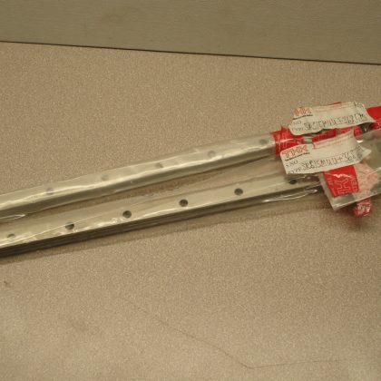 NEW THK SRS15MUU+368LM LINEAR RAIL BEARING