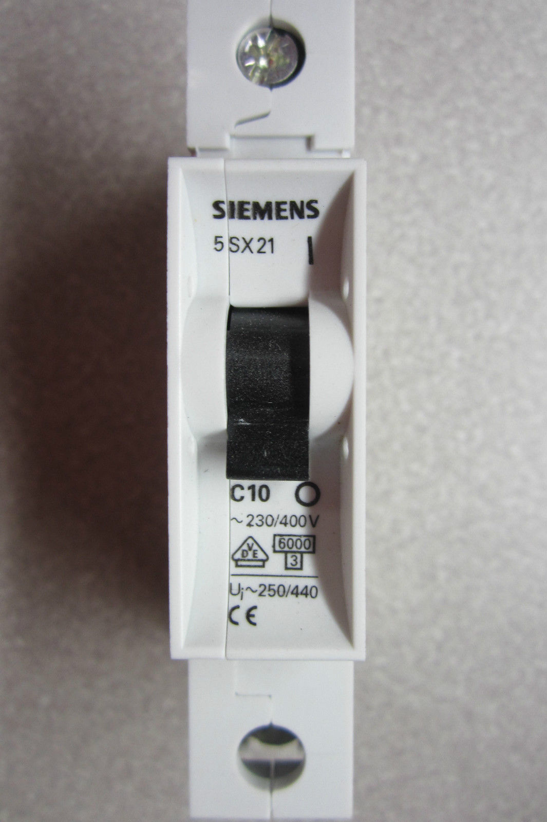 Siemens 5SX21 63 Amp Disyuntor Reja de desminado Tipo C 