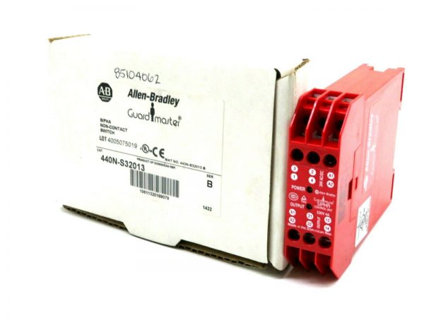 NEW ALLEN BRADLEY 440N-S32013 NON CONTACT SWITCH 440NS32013