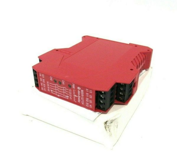 NEW ALLEN BRADLEY 440R-N23132 SAFETY RELAY SER.C 440RN23132