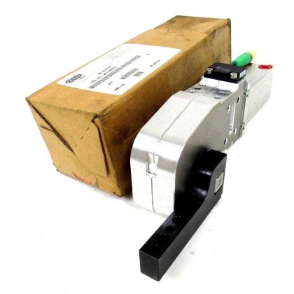 NEW DESTACO 82L4G-251B8000 PNEUMATIC CLAMP 82L4G251B8000