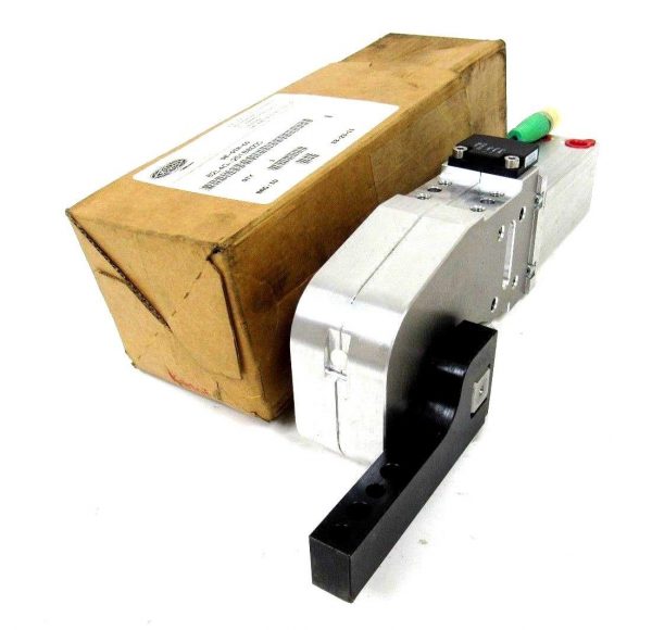 NEW DESTACO 82L4G-251B8000 PNEUMATIC CLAMP 82L4G251B8000