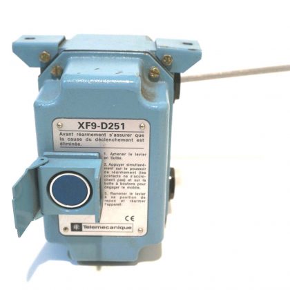 NEW TELEMECANIQUE XF9-D251 LIMIT SWITCH  XF9D251