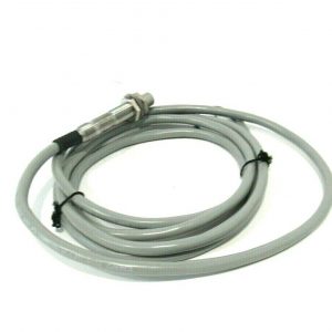 NEW ALLEN BRADLEY 871TM-B4N12-A2 PROXIMITY SENSOR SER.B 871TMB4N12A2