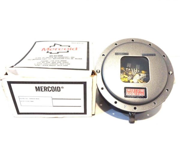 NEW DWYER DAW-33-153-9 PRESSURE SWITCH DAW331539