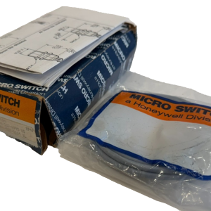 NEW HONEYWELL MICROSWITCH 922FS0.8-A4N-G PROXIMITY SWITCH 922FS08A4NG 020