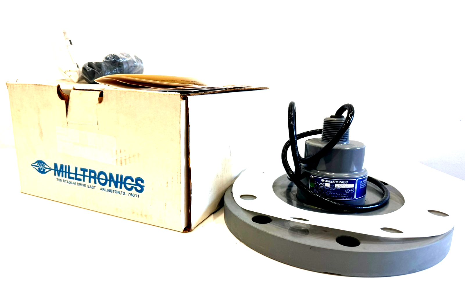 NEW MILLTRONICS ST-25C LEVEL TRANDSDUCER ST25C