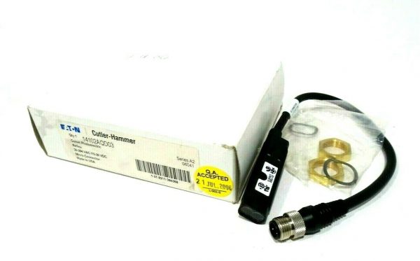NEW EATON CUTLER HAMMER 14102AQD03 PHOTOELECTRIC SENSOR SER.A2
