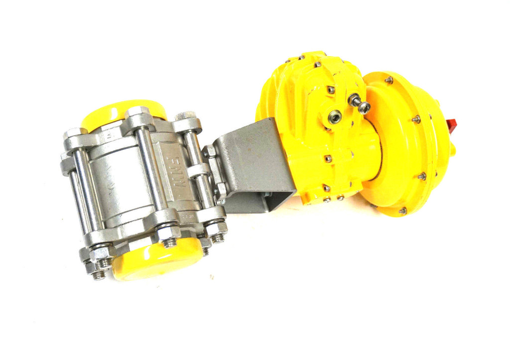 NEW FERGUSON GU9 9NU PNEUMATIC VALVE POSITIONER WITH CF8M1500WOG VALVE