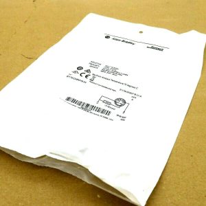 NEW ALLEN BRADLEY 871TM-DH8NP18-D4 PROXIMITY SENSOR 871TMDH8NP18D4