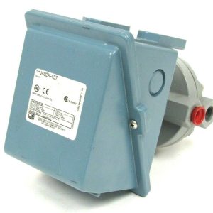 NEW UNITED ELECTRIC J402K-457 PRESSURE SWITCH 3-30 PSI J402K457