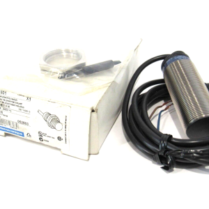 NEW TELEMECANIQUE XSAV11801 PROXIMITY SWITCH
