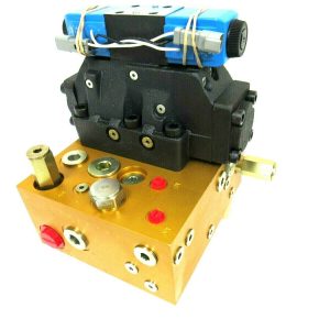 NEW VICKERS MCD-6237 VALVE ASSEMBLY DG5S-8-8C-E-T-VM-KUP6-D7-G5-30 MCD6237
