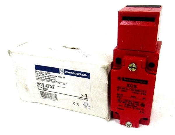 NEW TELEMECANIQUE XCS-A703 SAFETY INTERLOCK SWITCH XCSA703 071888