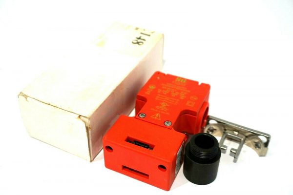 NEW STI 44501-0110 SAFETY SWITCH T5009 445010110