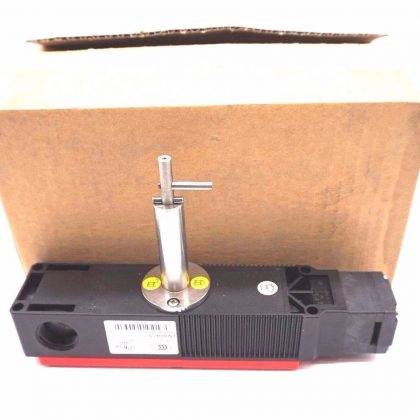 NEW EUCHNER TP3-2131A024MC2084 SAFETY SWITCH 95224 TP32131A024MC2084