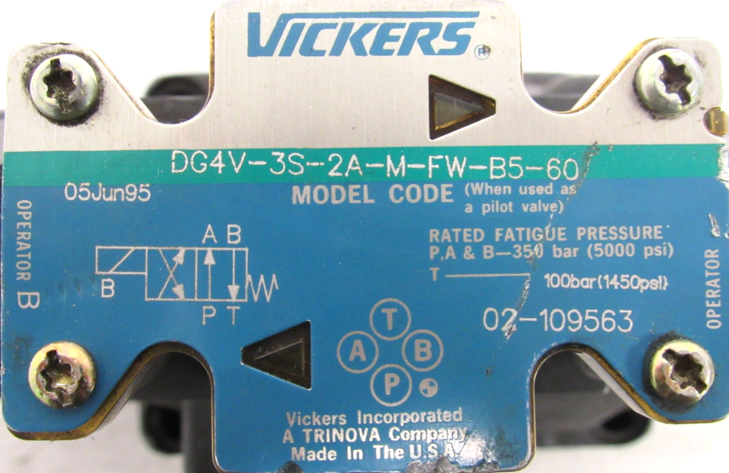 NEW VICKERS 02-325864 VALVE 02-109563 DG5V-8-S-2A-M-FW-B-10 DG4V-3S-2A-M-FW-B560 - Image 5