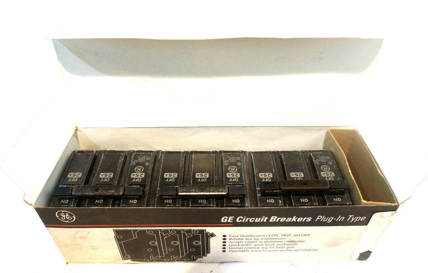 3 NEW GENERAL ELECTRIC THQL32025 CIRCUIT BREAKERS 3 POLE 25 AMP - Image 3