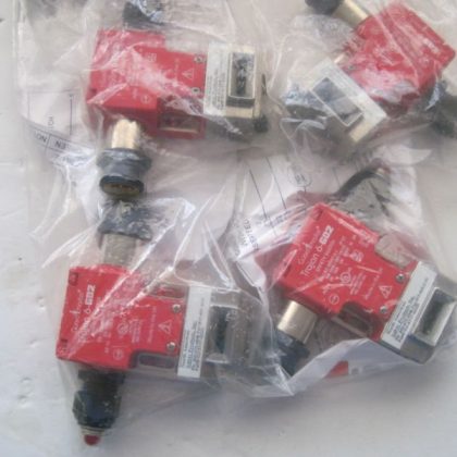 4 NEW GAURD MASTER GU-A117-GD2R  SAFTEY SWITCHES