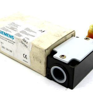 NEW SIEMENS 3SE3 120-1XP POSITION SWITCH 3SE31201XP