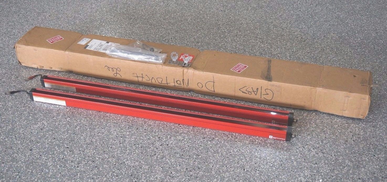 NEW TELEMECANIQUE XUS-LDSY5A1200 LIGHT CURTAIN SET 48'' XUSLDSY5A1200