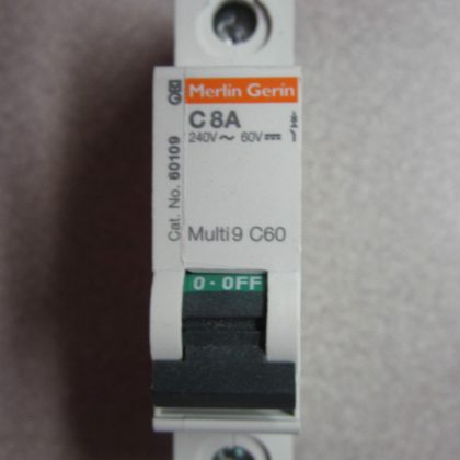 NEW MERLIN GERIN 60109 CIRCUIT BREAKER MULTI 9 C60