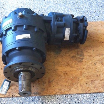 NEW BREVINI POWER TRANSMISSION EC3-045-010/MR1 SPEED REDUCER EC3045010MR1
