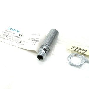 NEW SIEMENS 3RG4613-3AB01 PROXIMITY SWITCH INDUCTIVE 3RG46133AB01