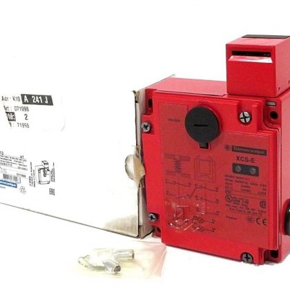 NEW TELEMECANIQUE XCSE7513 SAFETY SWITCH 071998