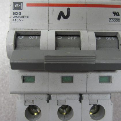 CUTLER HAMMER WMS3B20 CIRCUIT BREAKER