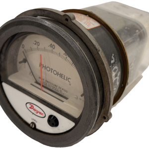 NEW DWYER SERIES 3000 PHOTOHELIC PRESSURE SWITCH 3001C