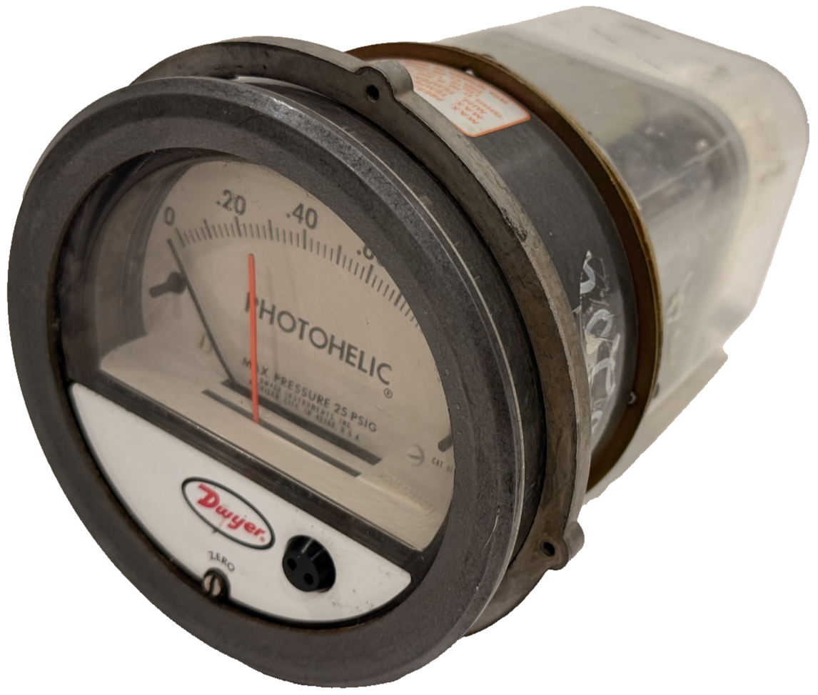 NEW DWYER SERIES 3000 PHOTOHELIC PRESSURE SWITCH 3001C