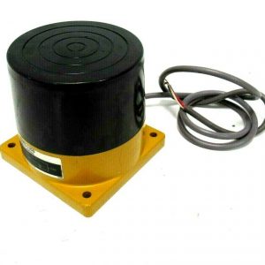 NEW OMRON TL-L100 PROXIMITY SWITCH TLL100