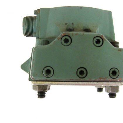 REMANUFACTURED MOOG A076-233 SERVO VALVE  SER# 579R